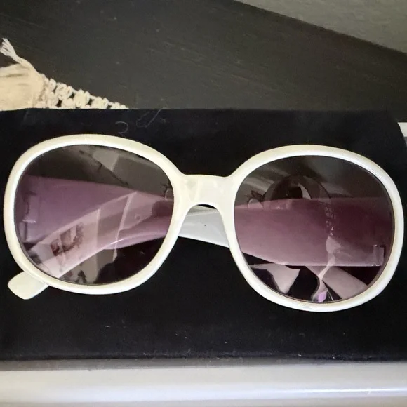 Coach White Sunglasses with Dark Lenses - Picture 2 of 4